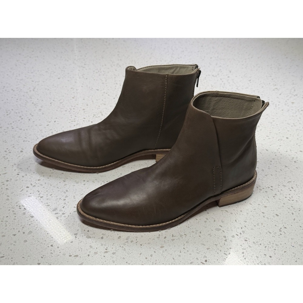 Free People Brown Leather Ankle Bootie Zipper Almond Toe Block Heel women's 38